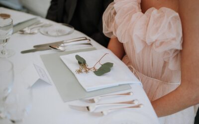 ¿Buscas un wedding planner en Ecuador? Descubre cómo un organizador de bodas profesional convierte tu evento en una celebración inolvidable y sin preocupaciones.