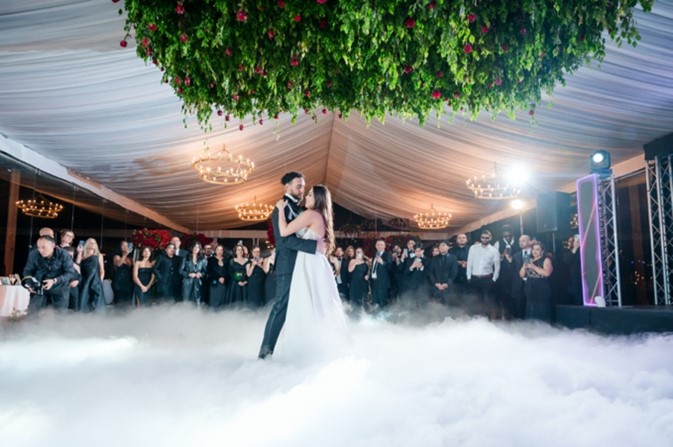 Jardines Naturales vs. Locales Cerrados – La Mejor Elección para una Boda en Quito