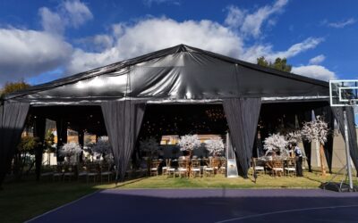 Bodas al Aire Libre 2026 – La Carpa Negra como la Gran Tendencia